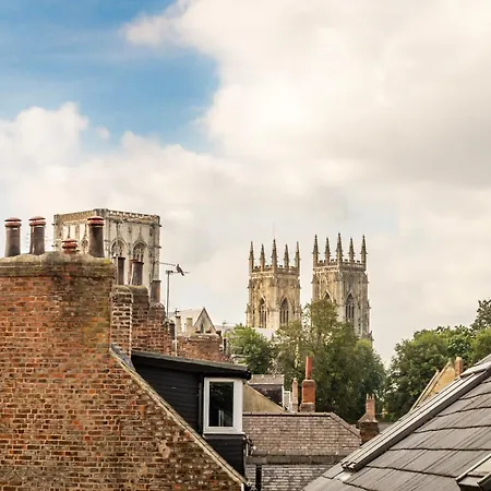 18 St Johns Mews York